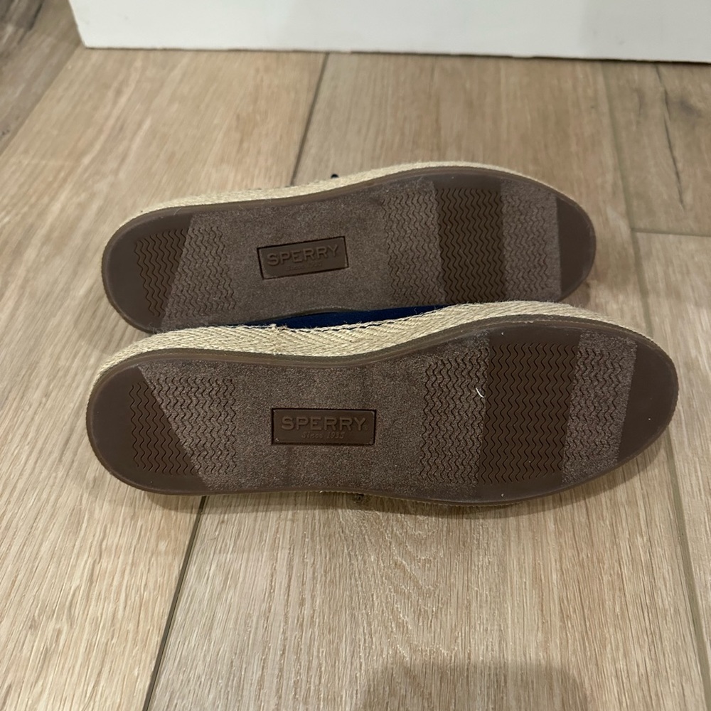 Sperry Shoes - Picture 5 of 6